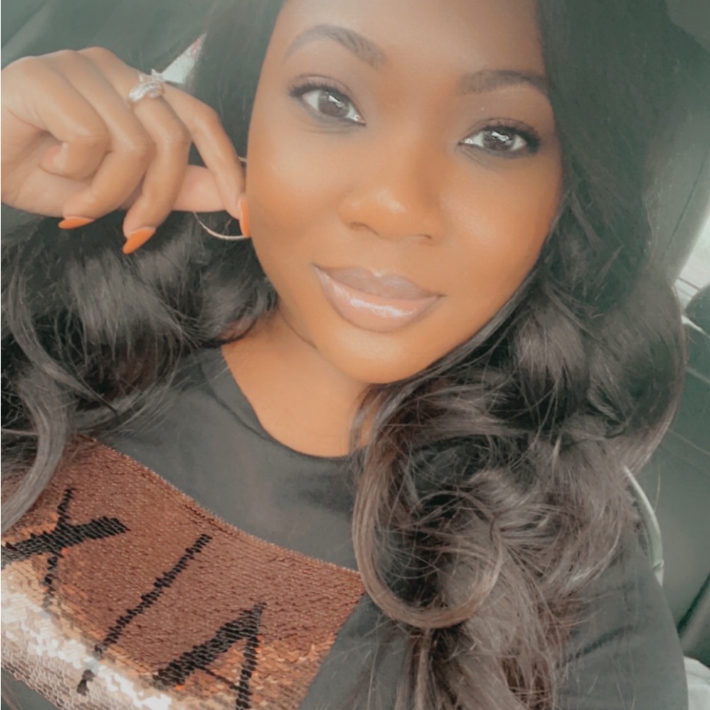 Meet your Posher, Felicia